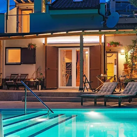 Normabel Relaxing With Heated Pool And Sauna Žrnovnica