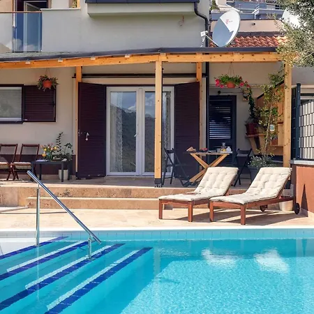 Villa Normabel Relaxing With Heated Pool And Sauna